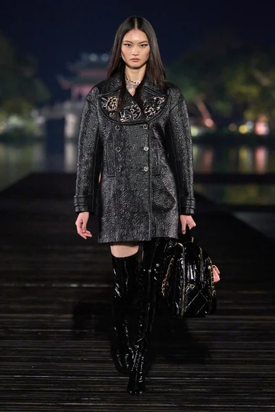 Look 4